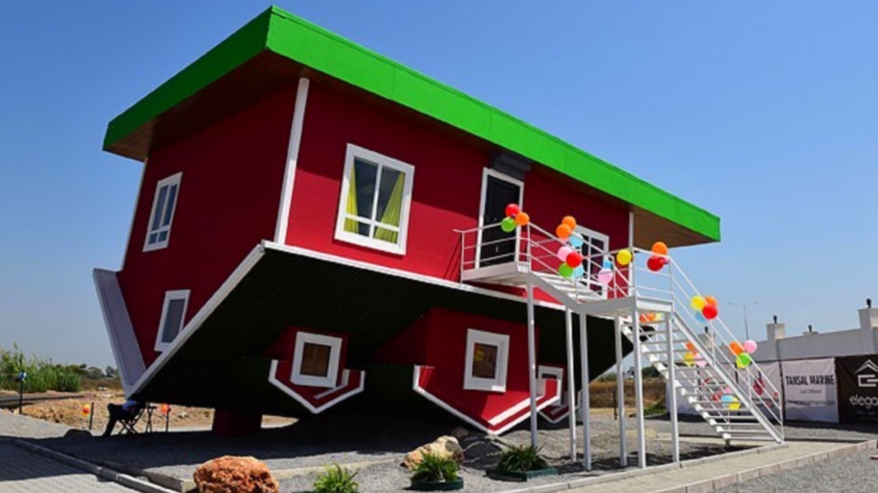 تجربة العيش في البيت المقلوب في انطاليا