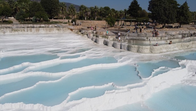 باموق قلعة التركية تستقبل 625 ألف سائح في 2020